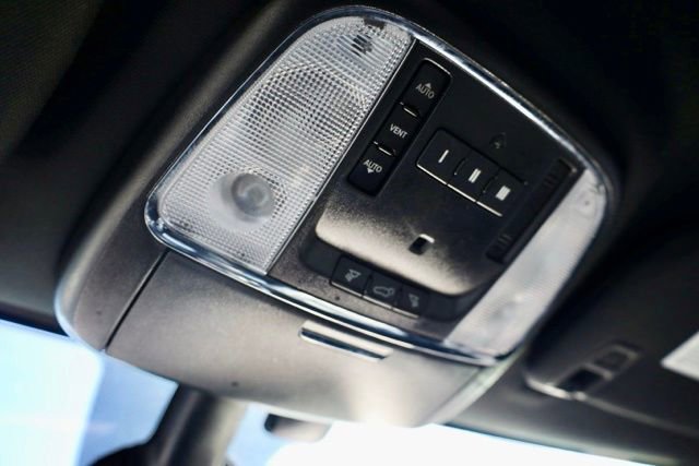 Used 2018 Jeep Grand Cherokee Limited image 30