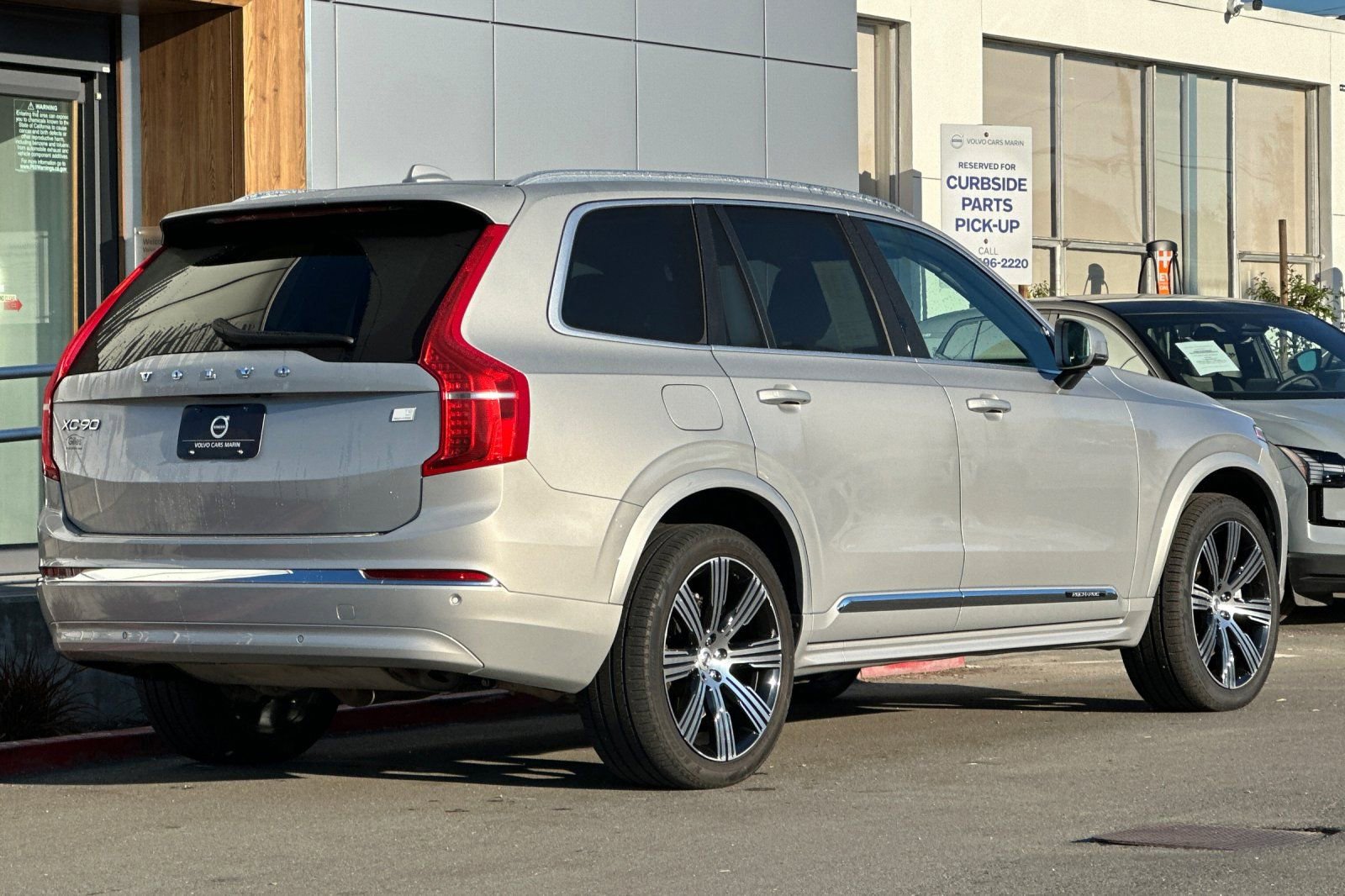 Used 2023 Volvo XC90 T8 Core image 2