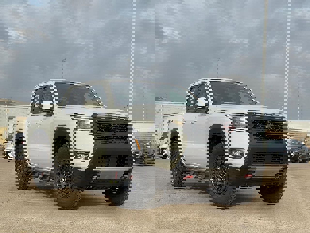 New 2026 Nissan Frontier PRO-4X w/ Pro-4x Convenience Package image 2