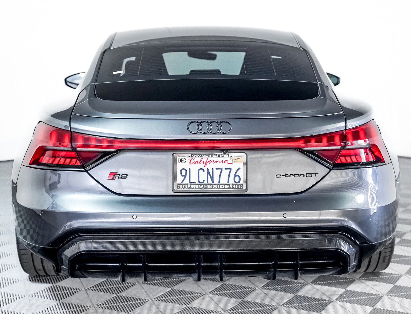 Used 2024 Audi RS e-tron GT w/ Carbon Performance Package image 9