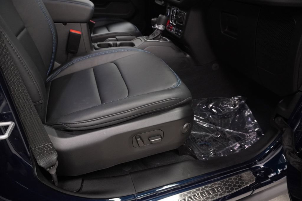 Used 2025 Jeep Wrangler Unlimited Rubicon 4xe AWD/4WD image 51