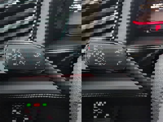 Used 2024 Volkswagen Atlas SEL Premium R-Line image 29