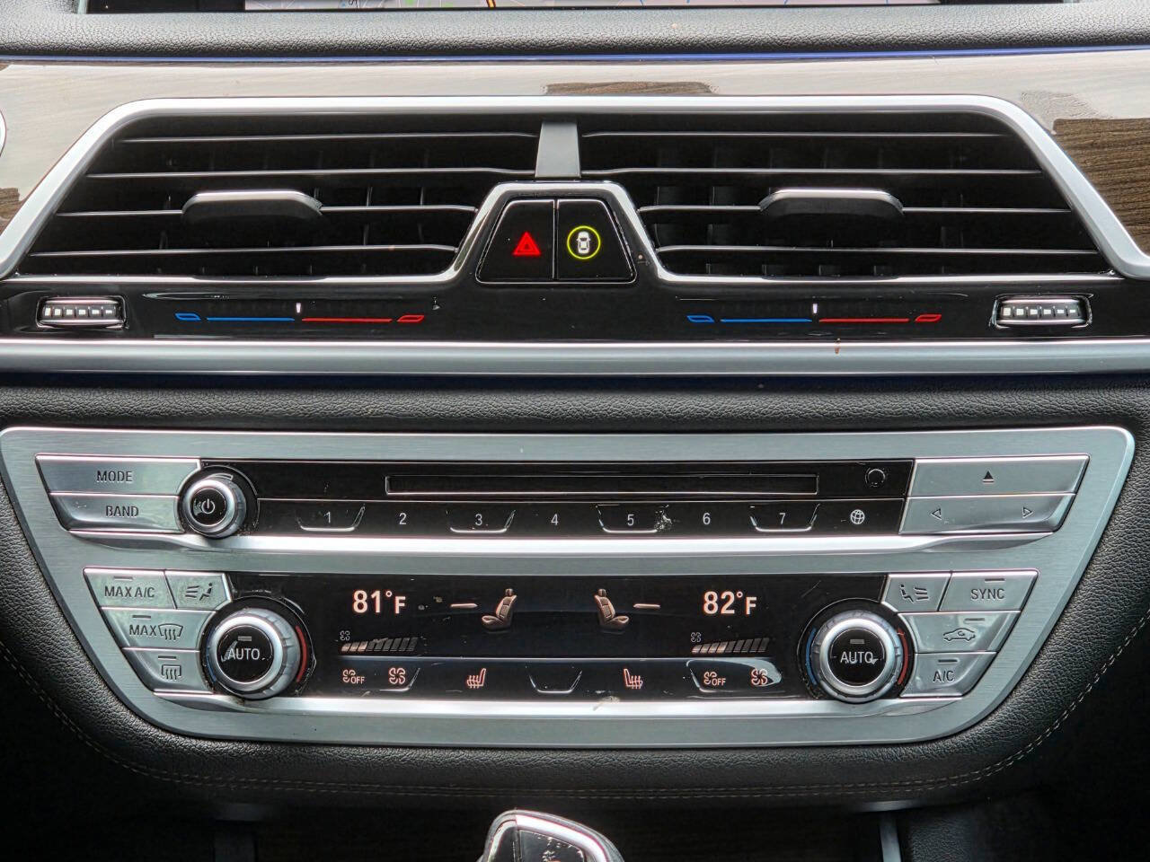 Used 2019 BMW 740i xDrive 740i xDrive AWD 4dr Sedan image 24