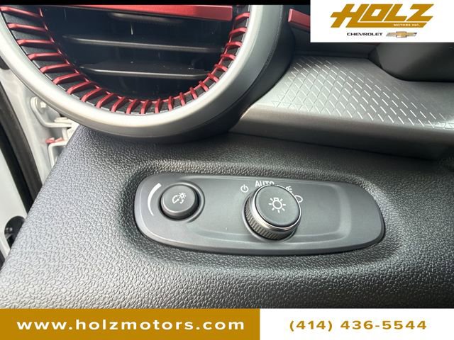 Certified 2024 Chevrolet Trax RS w/ Driver Confidence Package image 17