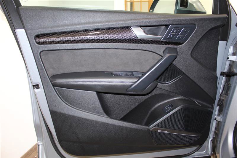 Used 2018 Audi SQ5 Premium Plus w/ Navigation Package image 31