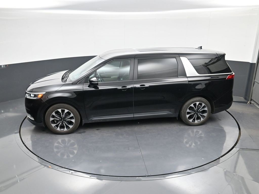 Used 2022 Kia Carnival EX image 27