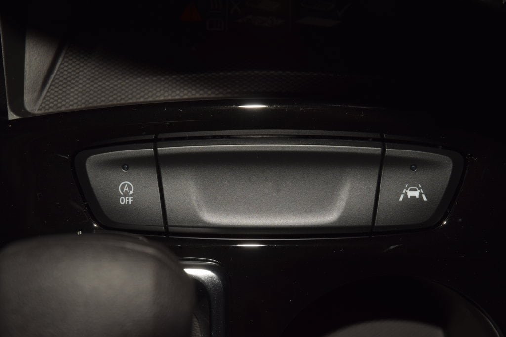 New 2026 Chevrolet Trax RS w/ Sunroof Package FWD image 32