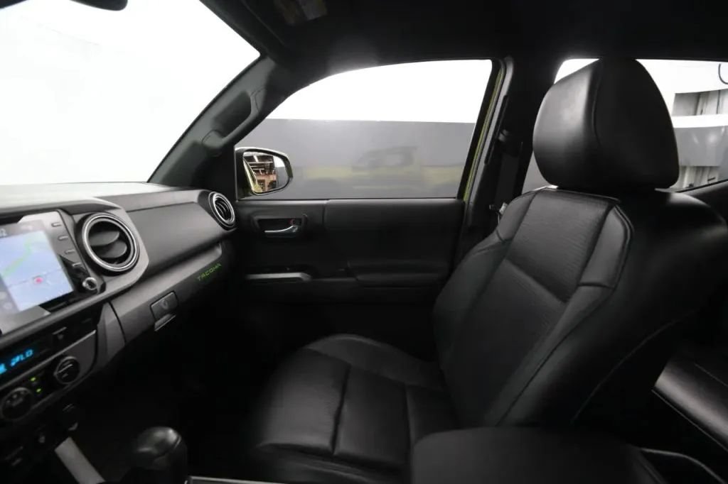 Used 2023 Toyota Tacoma TRD Sport w/ TRD Premium Sport Package AWD/4WD image 26