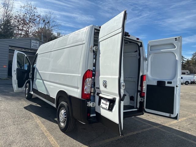 Used 2025 RAM ProMaster 2500 w/ Convenience Group image 13
