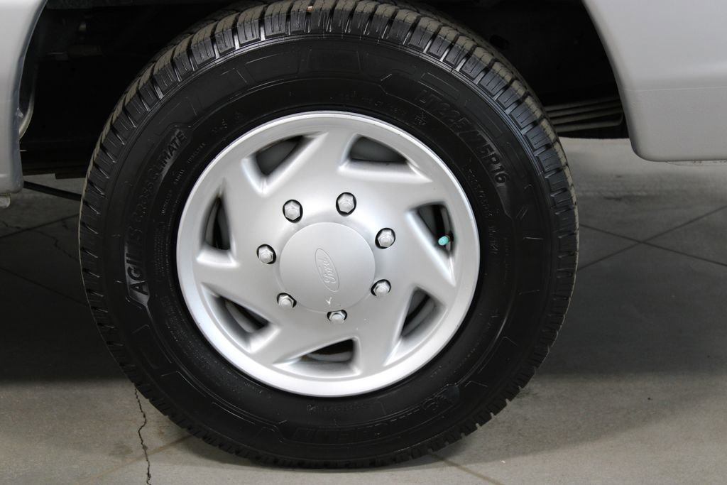 Used 2012 Ford E-350 and Econoline 350 XLT image 19