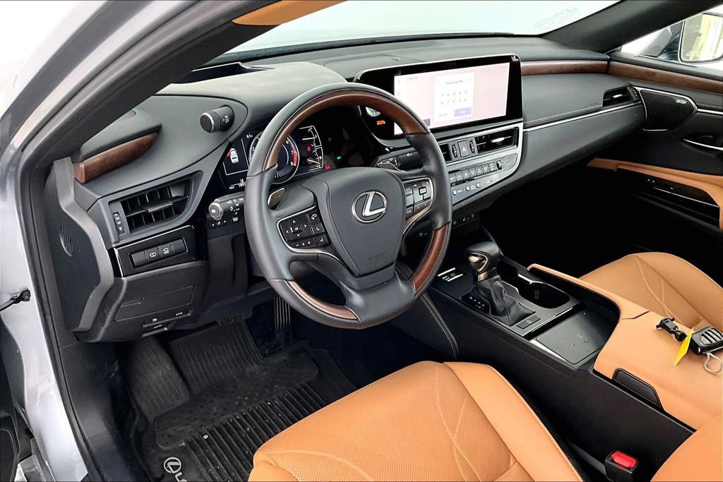 Used 2024 Lexus ES 350 Ultra Luxury image 17