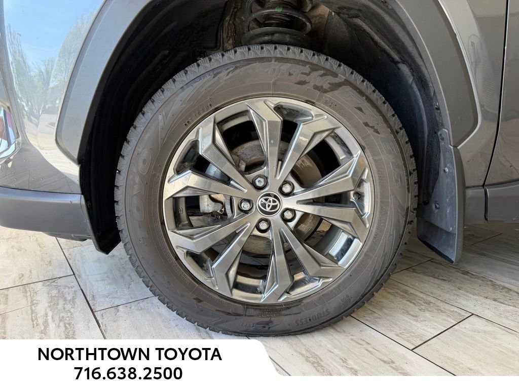 Used 2024 Toyota RAV4 Limited w/ Advanced Technology Package AWD/4WD image 6