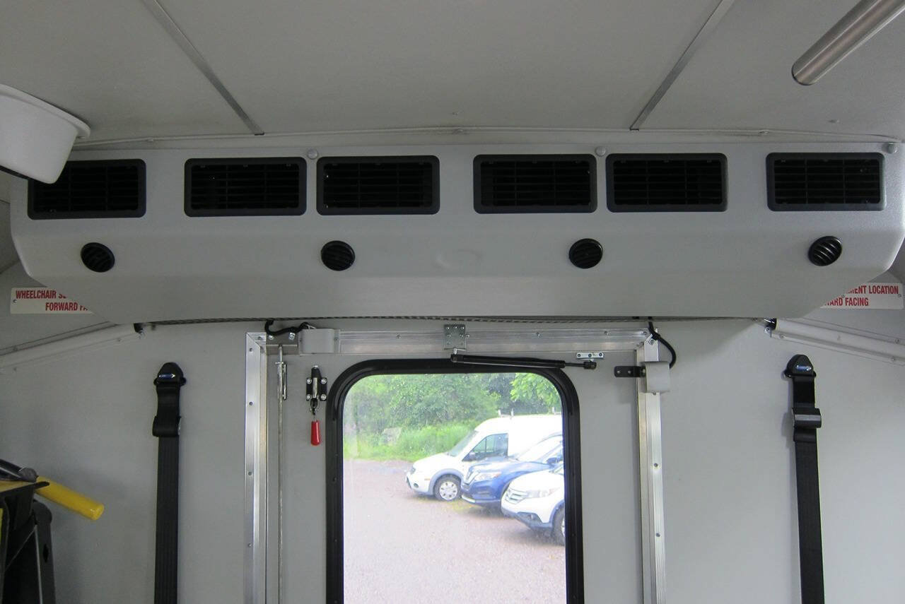 Used 2016 Ford E-450 and Econoline 450 Super Duty w/ Shuttle Bus Prep Package RWD image 16