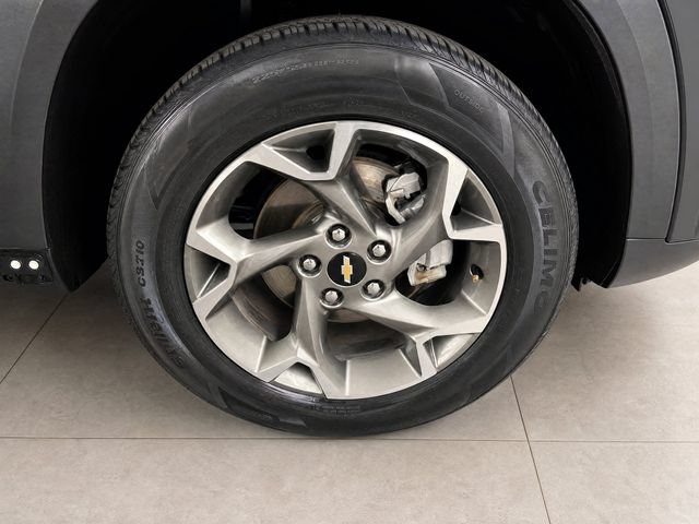 Used 2025 Chevrolet Trax LT FWD image 16