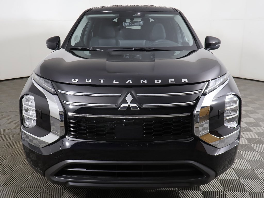 New 2026 Mitsubishi Outlander ES image 12
