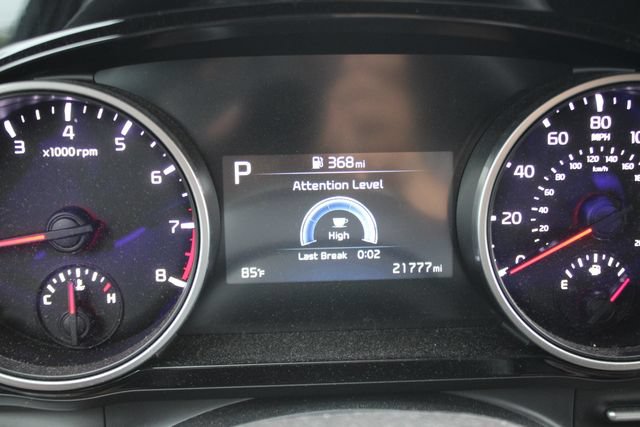 Used 2024 Kia Carnival EX FWD image 16