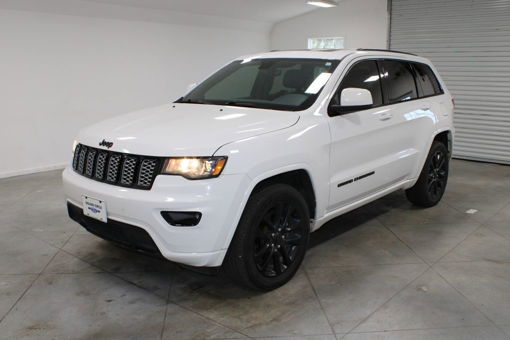 Used 2020 Jeep Grand Cherokee Altitude image 4
