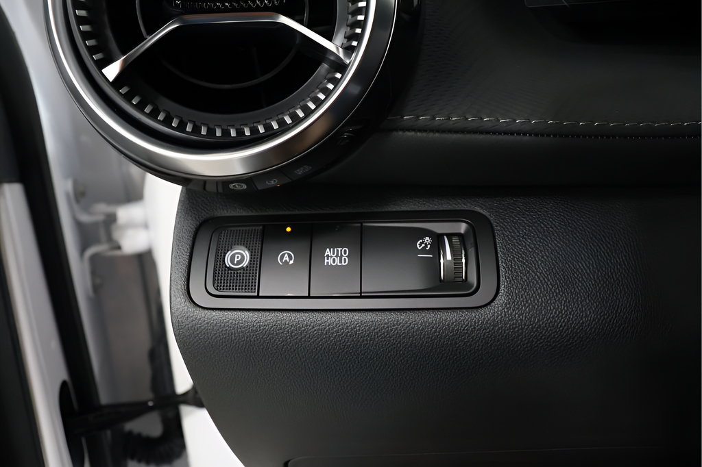 New 2027 Chevrolet Equinox LT w/ Convenience Package II FWD image 18