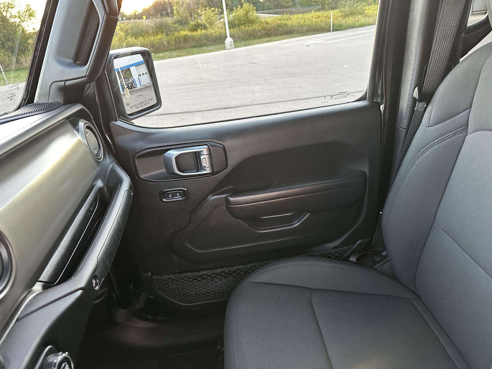 Used 2023 Jeep Gladiator Sport image 35