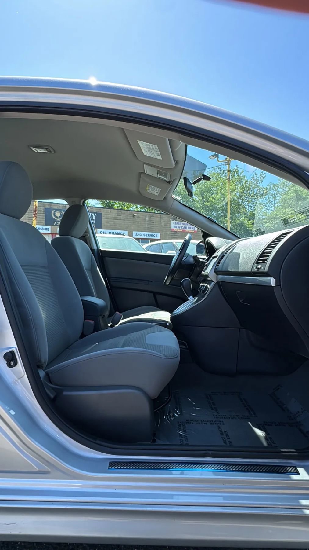 Used 2011 Nissan Sentra 2.0 SR w/ Convenience Pkg FWD image 19