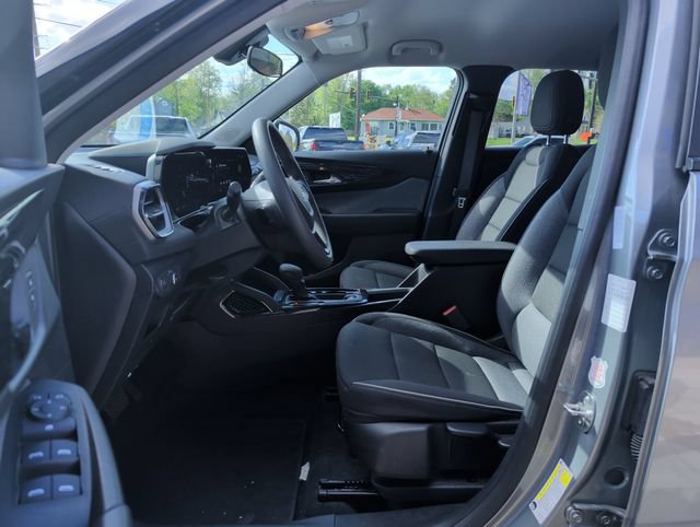 Used 2025 Chevrolet TrailBlazer LT AWD/4WD image 14
