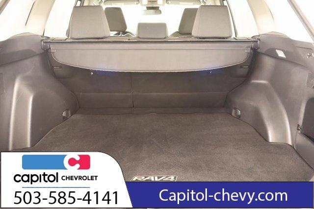 Used 2020 Toyota RAV4 XLE w/ Carpet Mat Package AWD/4WD image 26