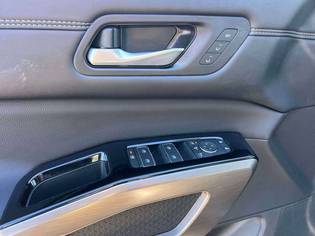 Certified 2025 Nissan Pathfinder Platinum image 16