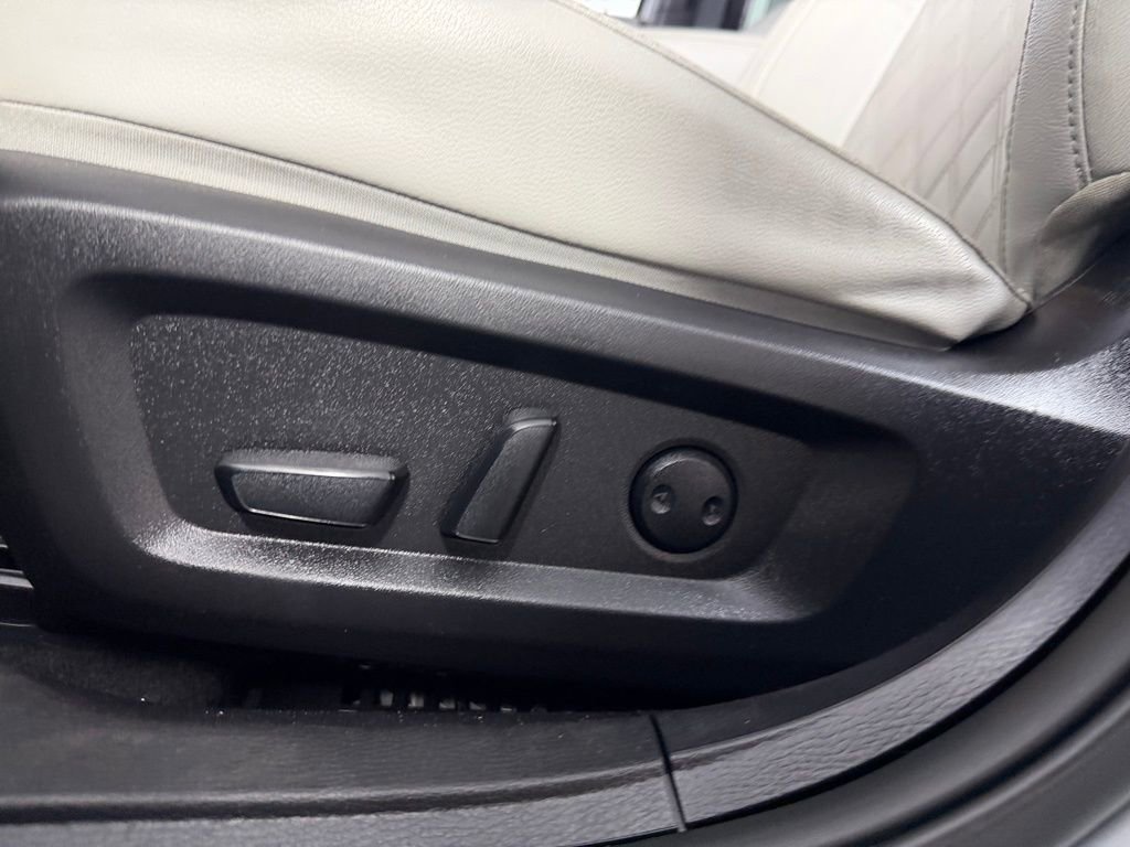 Used 2024 Mitsubishi Outlander SEL AWD/4WD image 24