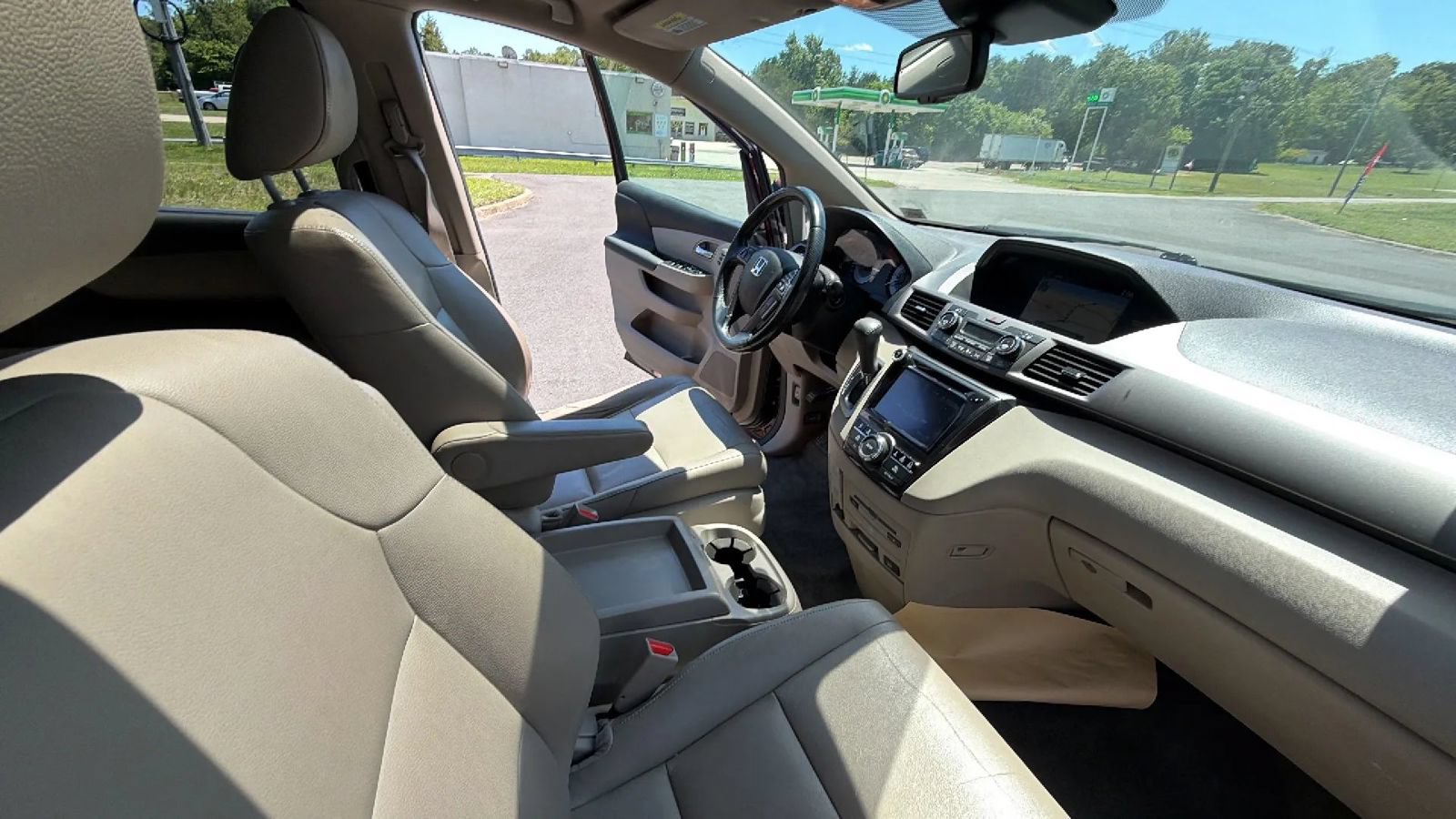 Used 2015 Honda Odyssey Touring Elite image 52