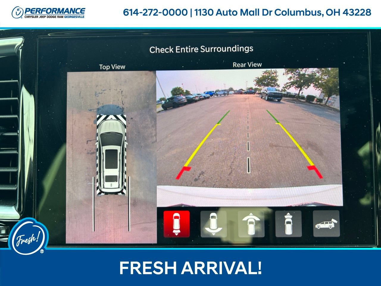 Used 2024 Chrysler Pacifica Pinnacle FWD image 24