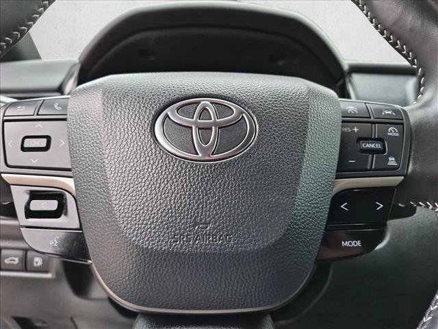 Used 2025 Toyota Camry SE FWD image 30