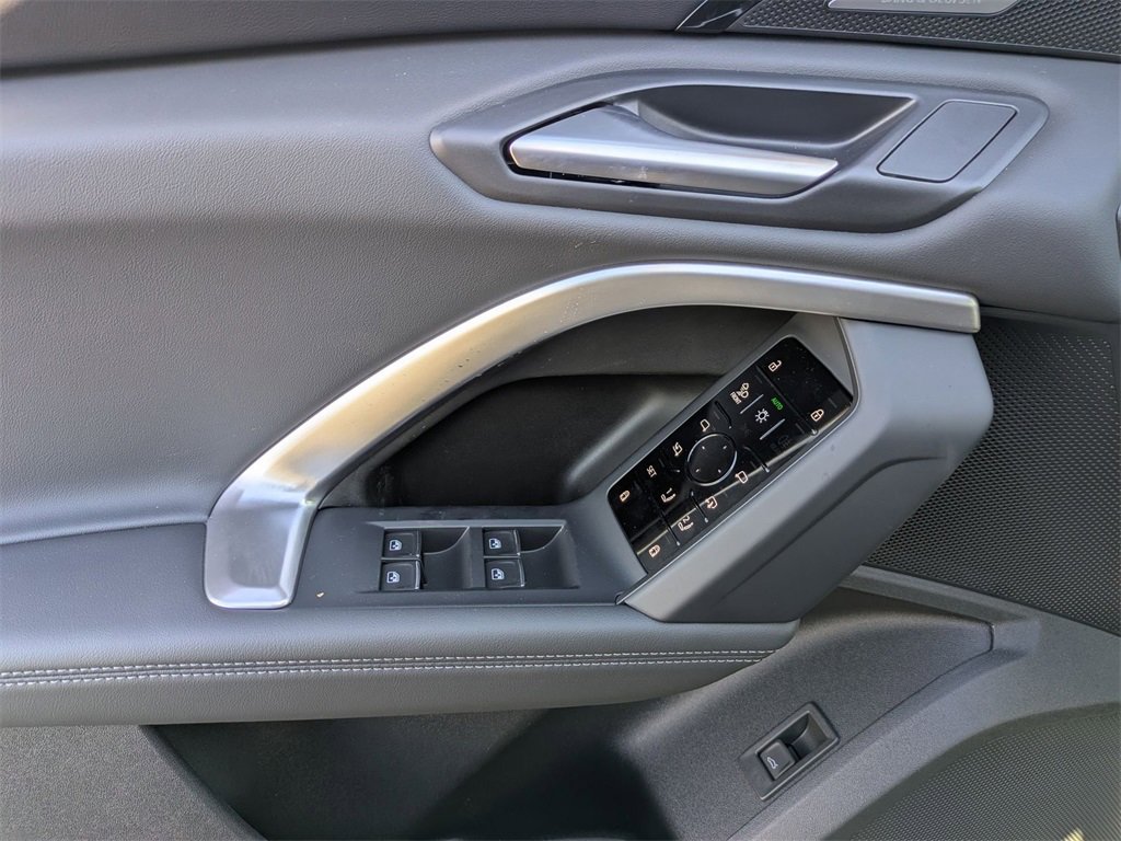 New 2025 Audi Q5 Premium Plus image 8