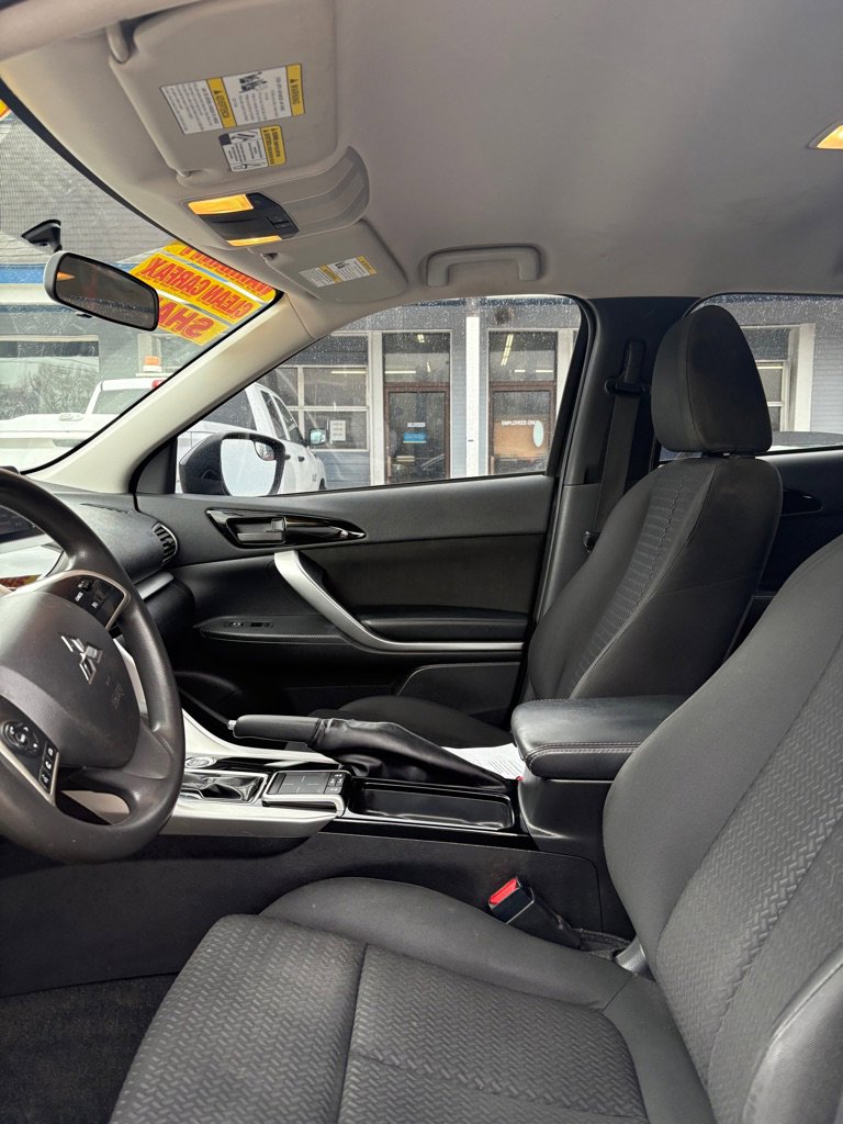 Used 2018 Mitsubishi Eclipse Cross LE image 9