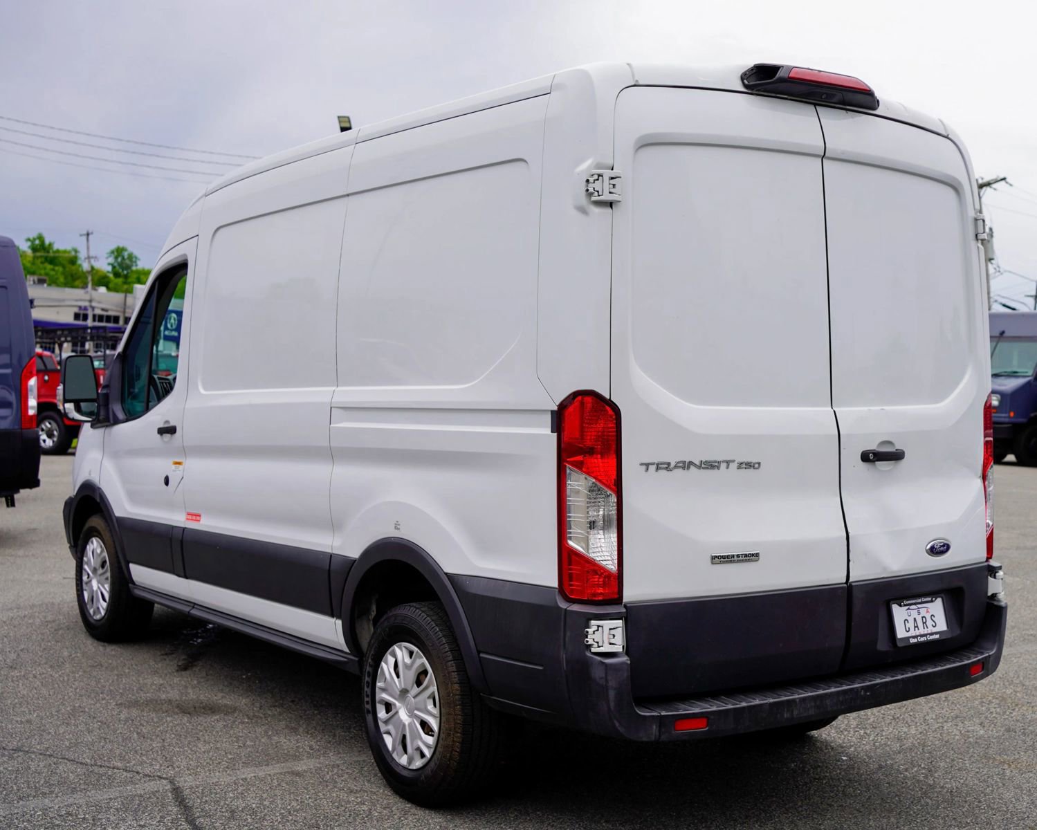Used 2018 Ford Transit 250 130 Medium Roof w/ Interior Upgrade Package RWD image 4