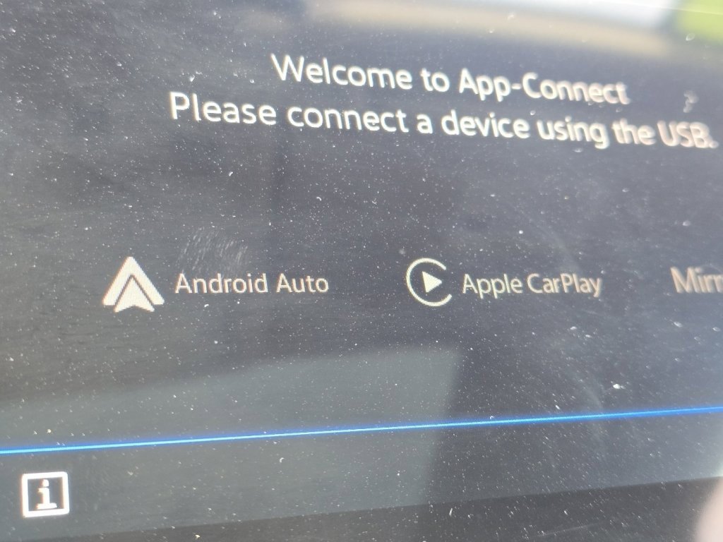 Used 2023 Volkswagen Tiguan SE image 3