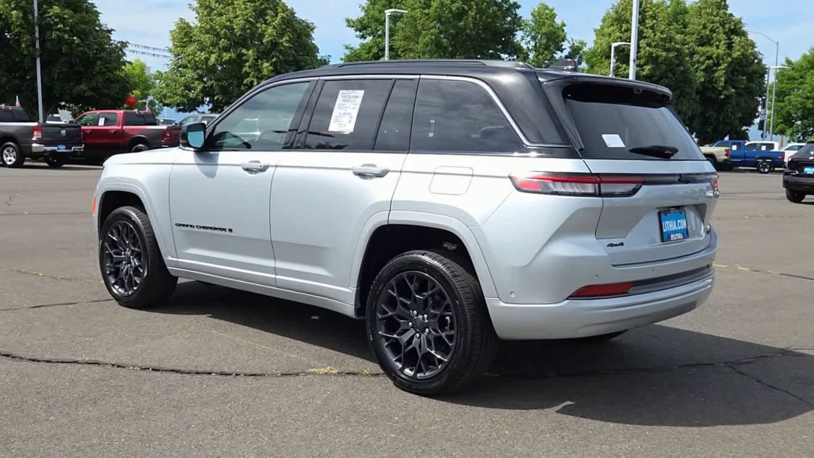 New 2026 Jeep Grand Cherokee Summit AWD/4WD image 6