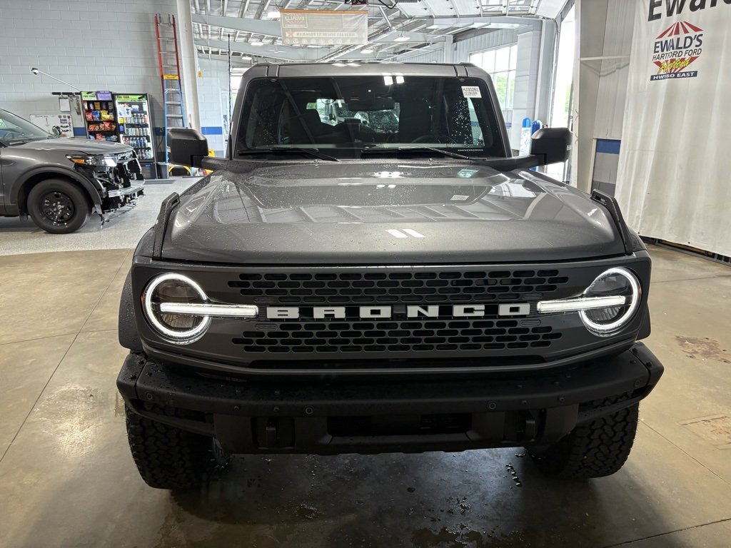 New 2025 Ford Bronco Badlands image 3