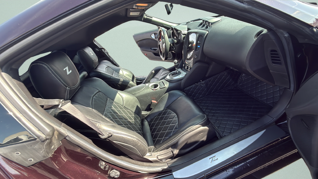 Used 2016 Nissan 370Z Coupe RWD image 18