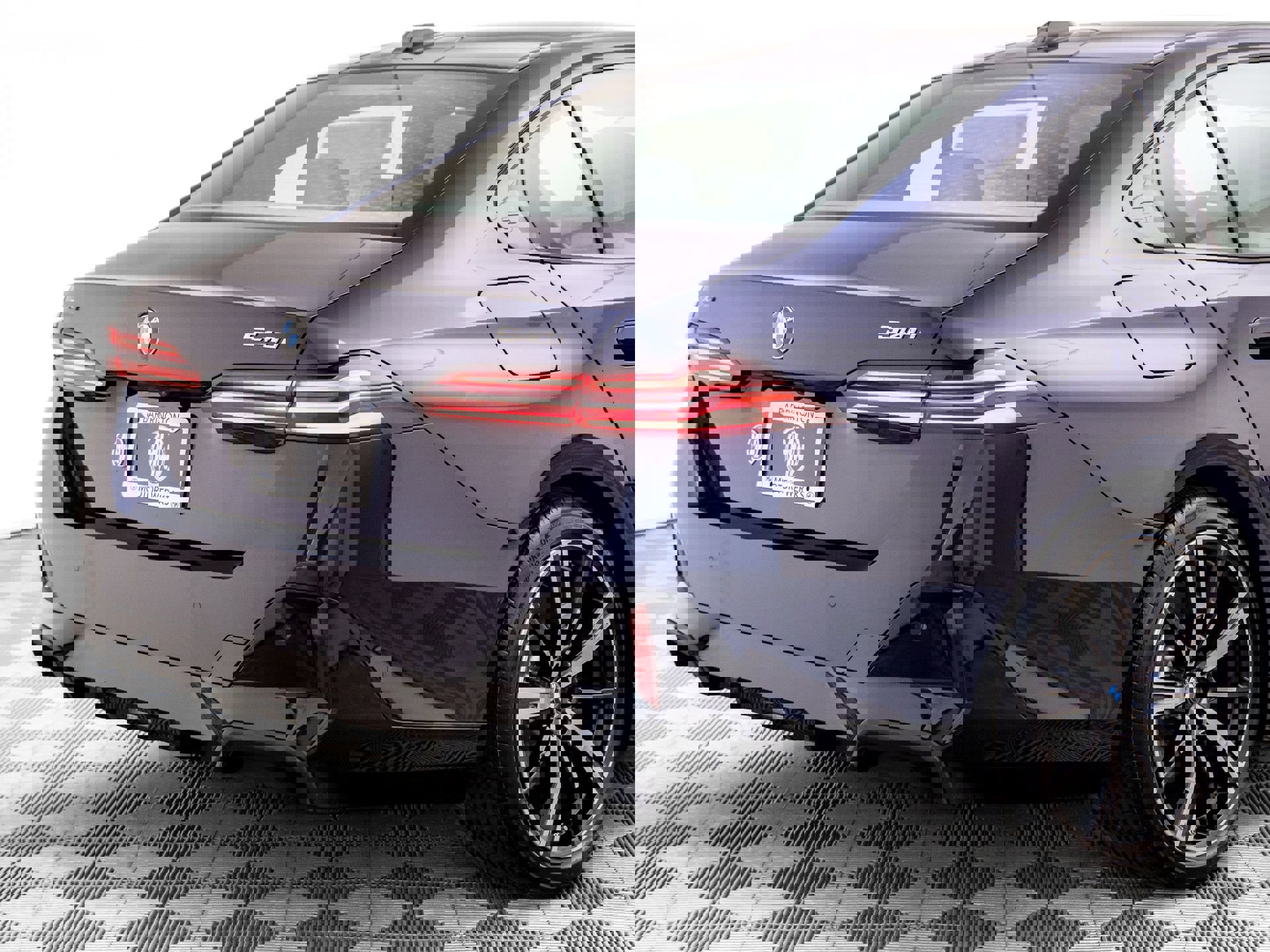 New 2026 BMW 540i xDrive w/ M Sport Package image 39