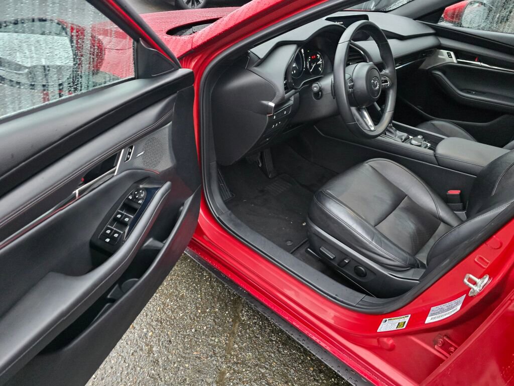 Used 2021 MAZDA MAZDA3 s image 22