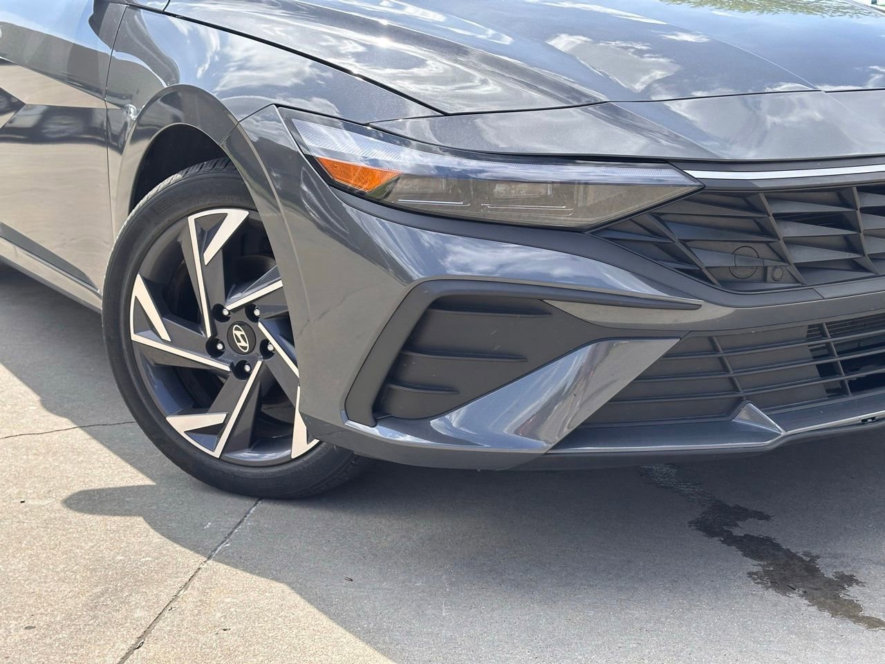 Certified 2025 Hyundai Elantra Sport FWD image 2