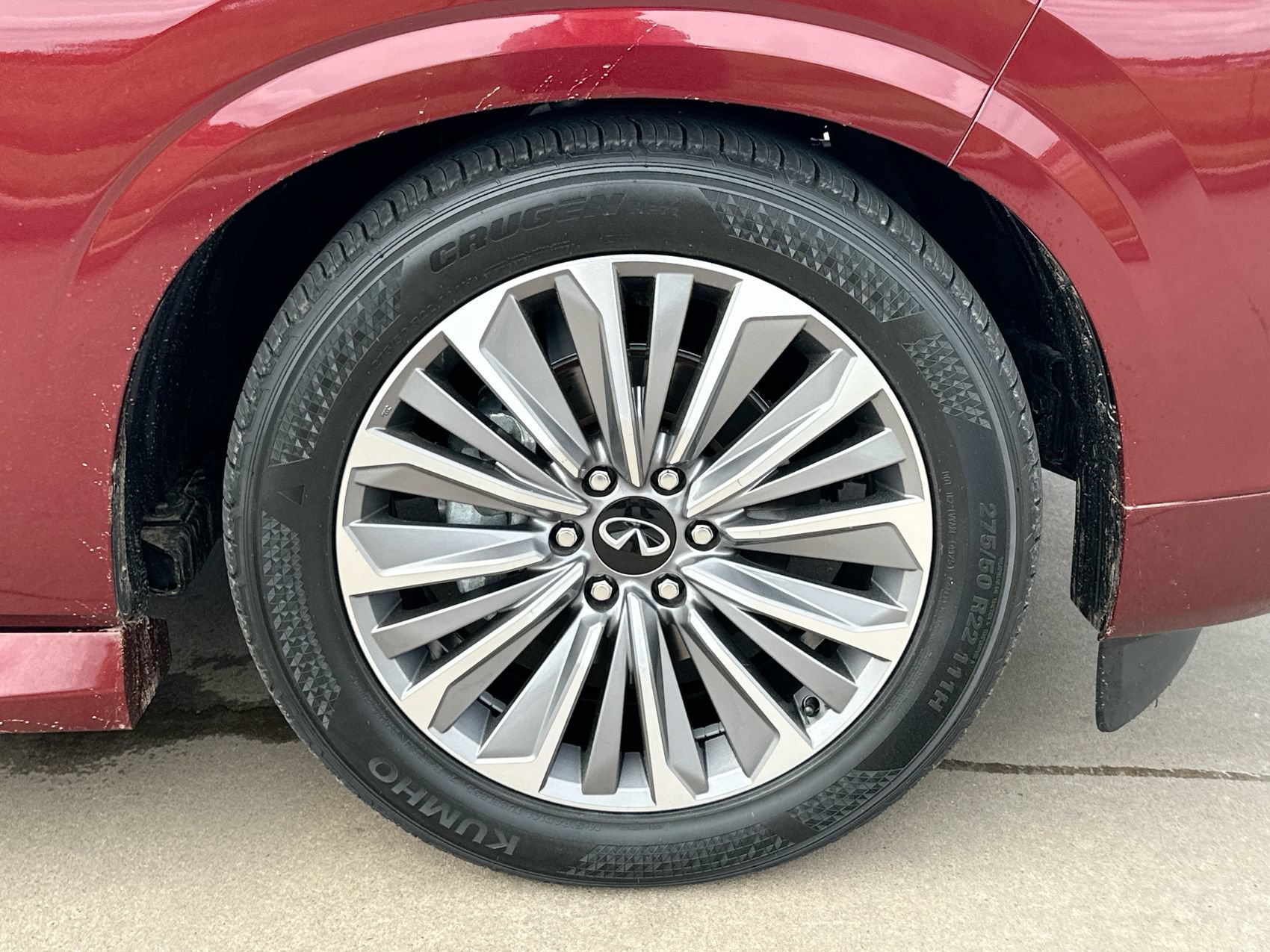 Used 2025 INFINITI QX80 Sensory AWD/4WD image 10