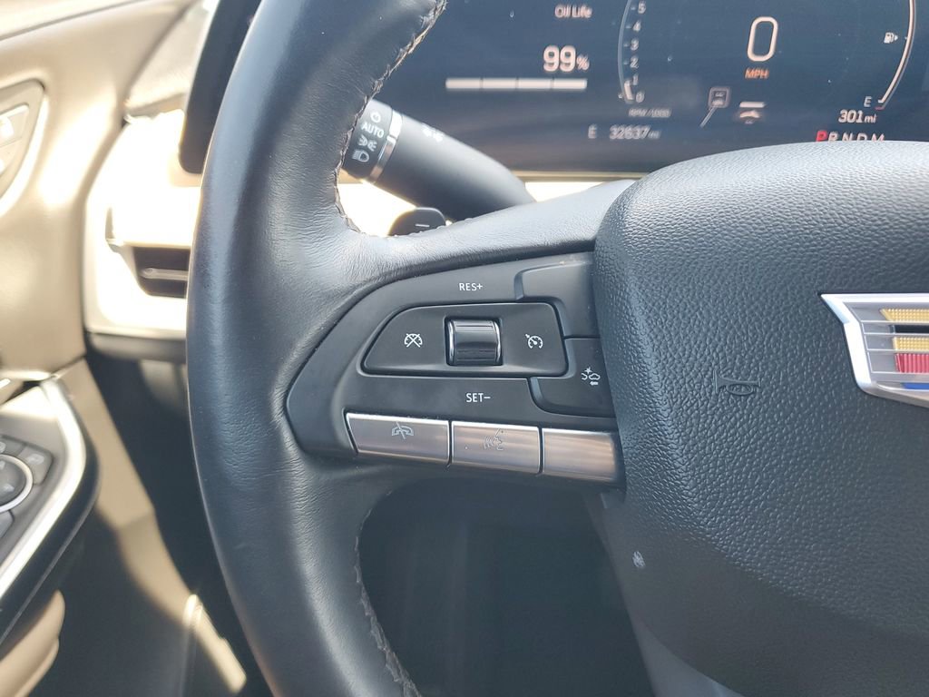 Used 2025 Cadillac XT4 Premium Luxury image 33