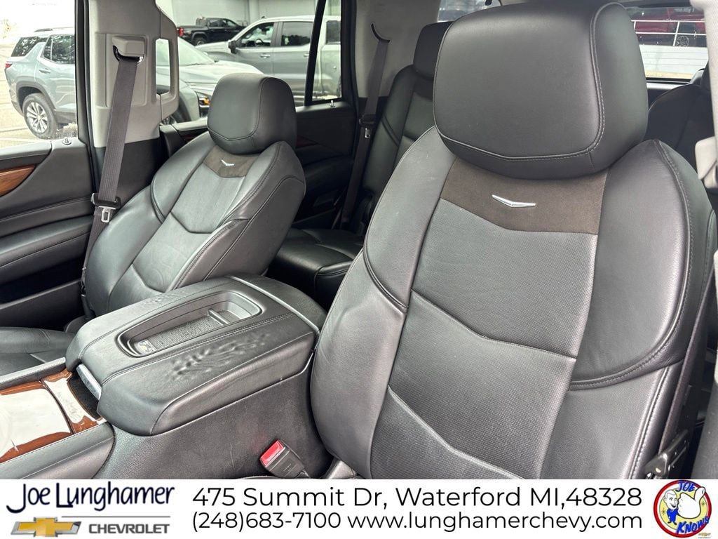 Used 2016 Cadillac Escalade Premium AWD/4WD image 14
