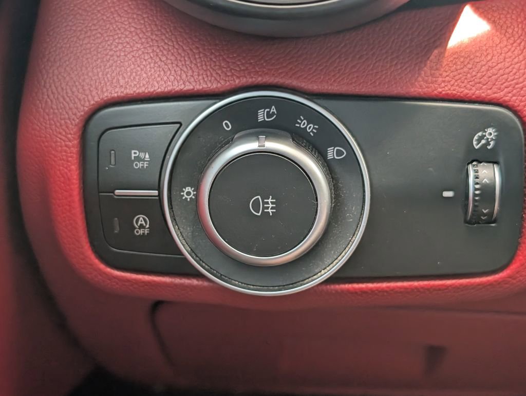 Used 2018 Alfa Romeo Giulia Ti image 11