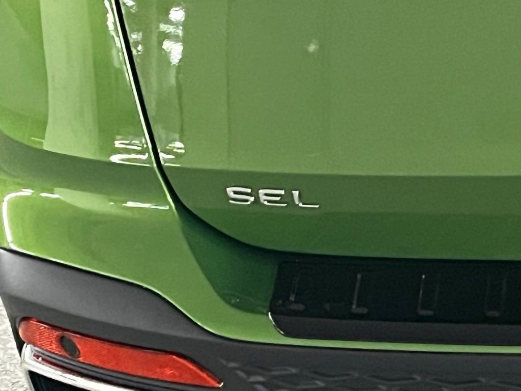 New 2025 Volkswagen Taos SEL image 36