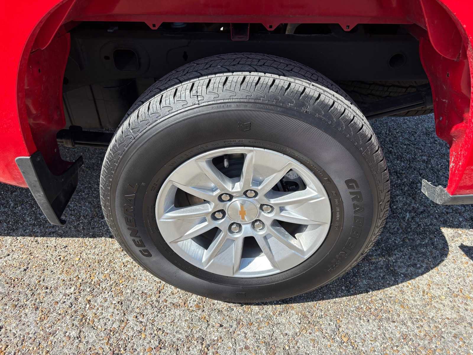 Used 2025 Chevrolet Silverado 1500 LT image 9