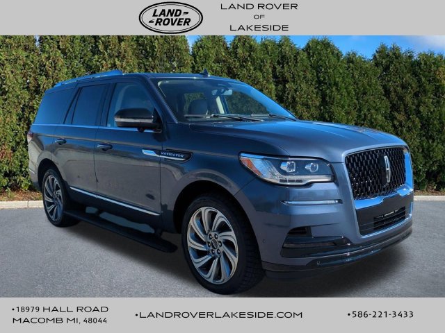 Used 2023 Lincoln Navigator Reserve w/ Equipment Group 201A AWD/4WD image 3