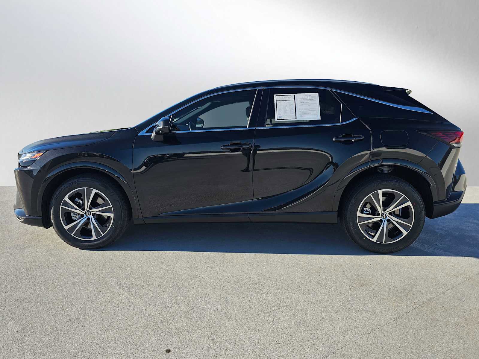 Certified 2024 Lexus RX 350 Premium w/ Accessory Package (Z1) image 6