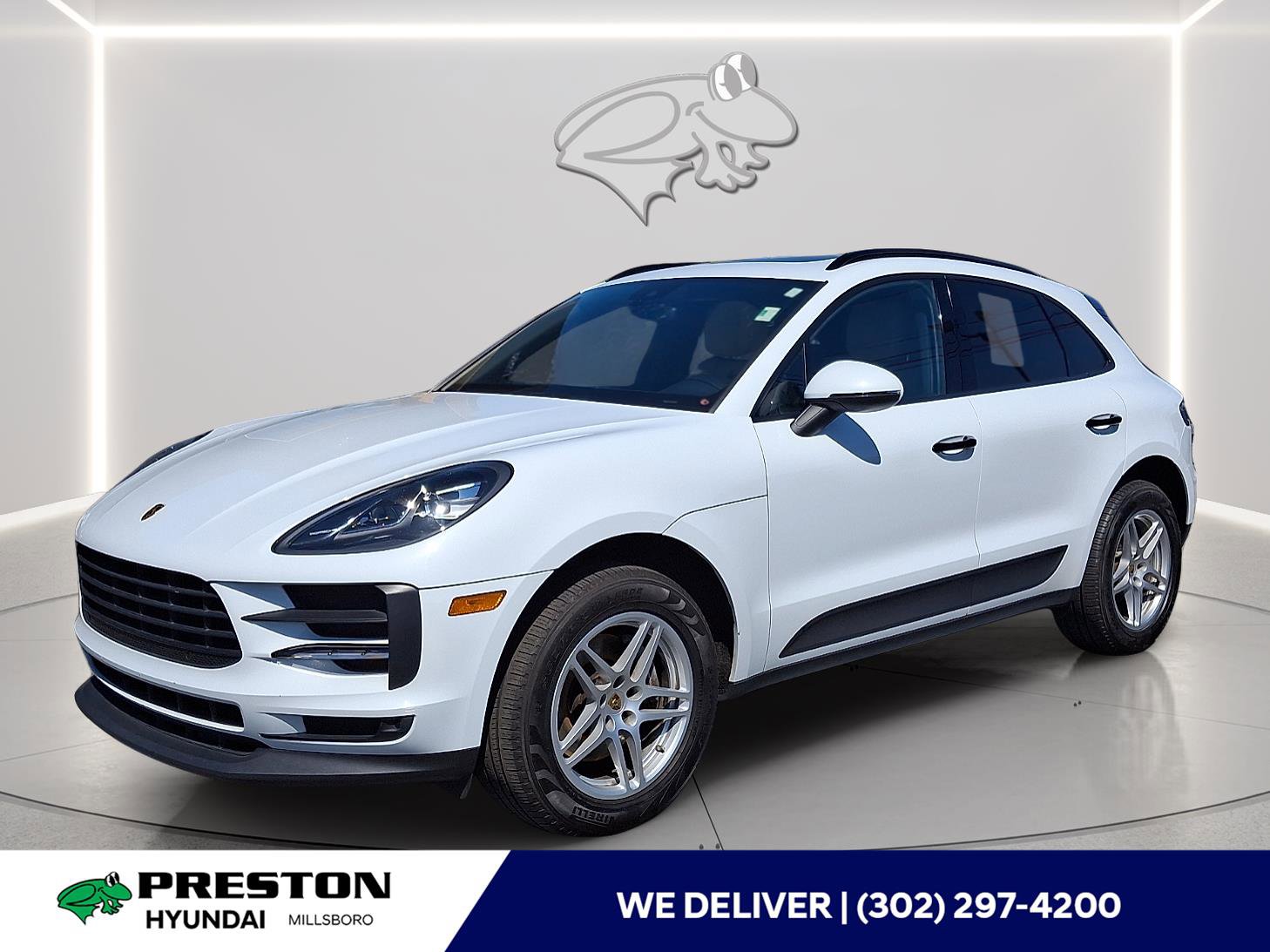 Used 2019 Porsche Macan AWD/4WD image 1